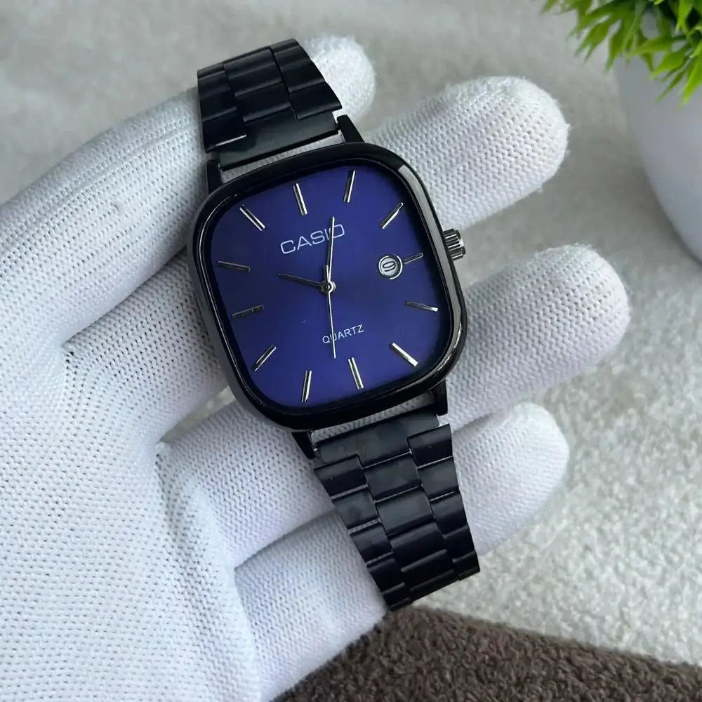 Casual Vintage Analog Watch