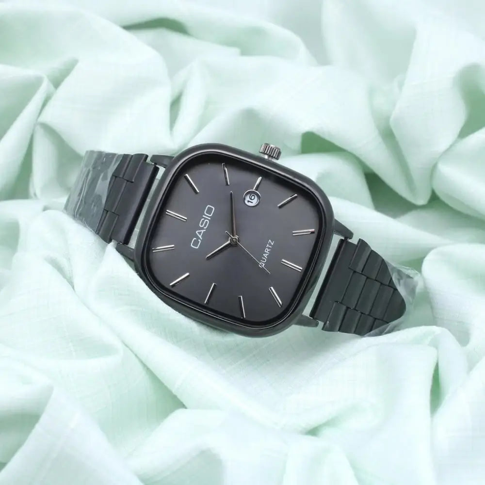 Casual Vintage Analog Watch
