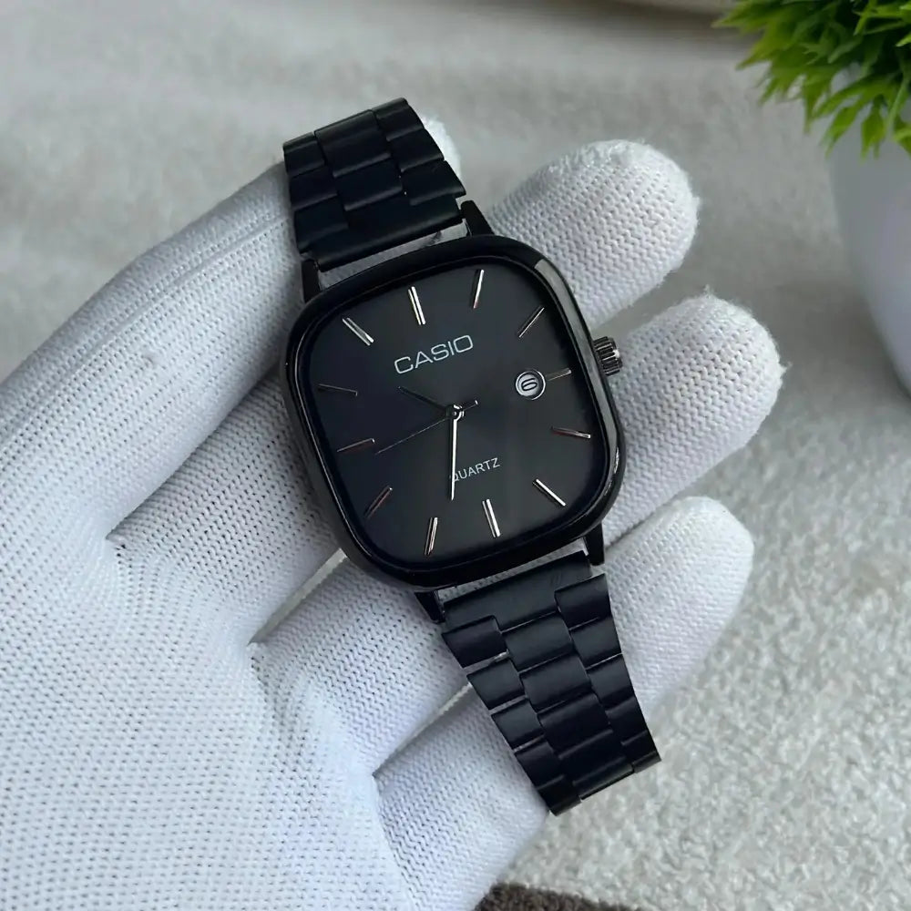 Casual Vintage Analog Watch